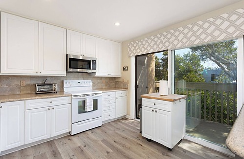 Solana Beach Condo | Steps to uncrowded beach. Walk to restaurants, racetrack; Family-friendly condo