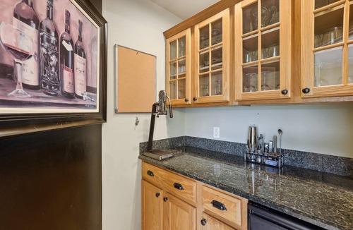 Moscow House | Stowe Away: spacious 5 br, fireplace, a/c, views!