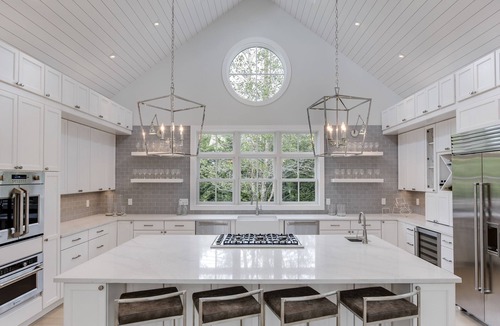 Village of East Hampton House | Stunning Hampton Holiday Family Fantasy for your Team