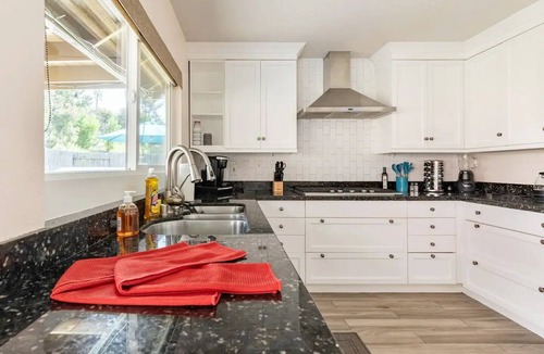 Rancho Bernardo House | Stunning Poway/Rancho Bernardo Home in Amazing Area! Close to many attractions!