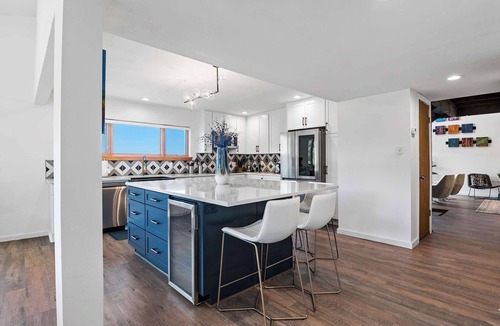 North Hills House | Stunning Views, 10,000 Waves Nearby, Plaza 10 mins