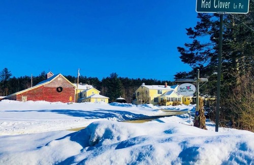 Mendon House | Stunning Wedding & Retreat Venue (19 bedrooms)