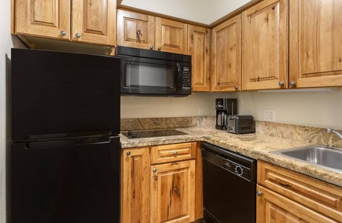 Northeast Santa Fe Hotel | Stylish Southwestern Suites with Pool, Hot Tub & Easy Downtown Access