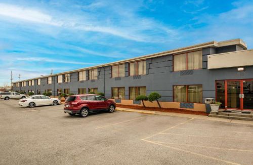Cheektowaga Hotel | Suburban Studios Buffalo Airport