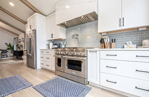 Lake Michigan Beach House | Sunnier Daze :Sun, Sand & Stunning Sunsets – The Perfect Summer Getaway!