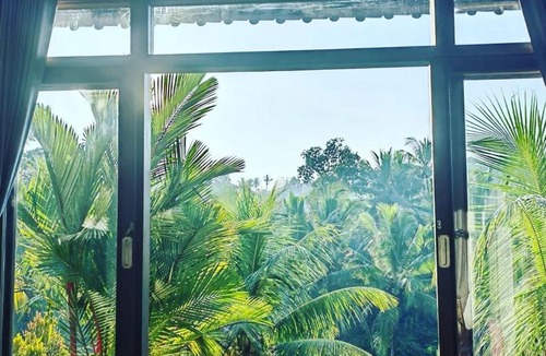 Melayang Villa | Sunny Serene Home