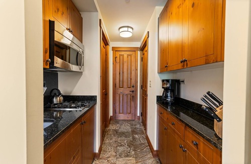 Spruce Peak Apartment | Sunny Spruce Studio in the Lodge at Spruce Peak