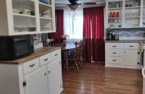 Conneaut House | Sunset Place/Adjacent Lake Erie, Conneaut Township Park, Conneaut boat docks.