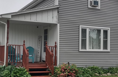 Conneaut House | Sunset Place/Adjacent Lake Erie, Conneaut Township Park, Conneaut boat docks.