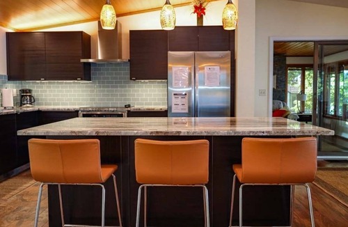 Town of Milo Cottage | Sunset Point:"Upscale Keuka Lakehouse, Walk To Keuka Springs Winery!"