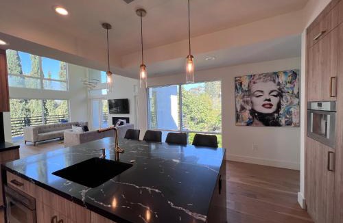 Silver Lake Villa | The Arts House - Private and Gated Home in Silver Lake with Pool & Views