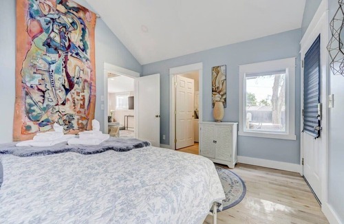 Colorado Springs Villa | The Aviary Villa: Reunion Retreat w/Hot Tub & AC
