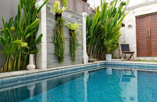 Batu Bolong Villa | - The Cozy Hub -