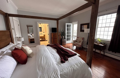 Colchester Bed & Breakfast | The Ellis Inn