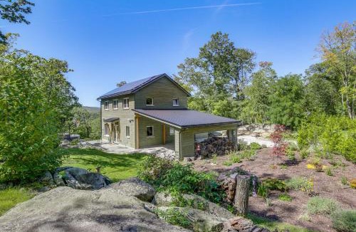Garrison House | 'The Glabin’: Garrison Gem w/Hot Tub & Fire Pit