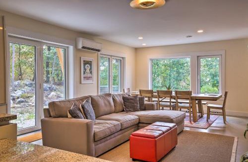 Garrison House | 'The Glabin’: Garrison Gem w/Hot Tub & Fire Pit