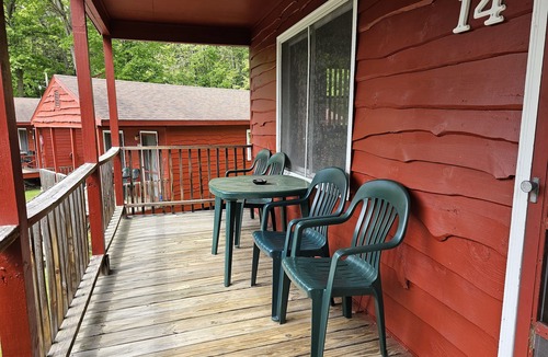 Lake George Cabin | The Gold Eagle Cottage 14