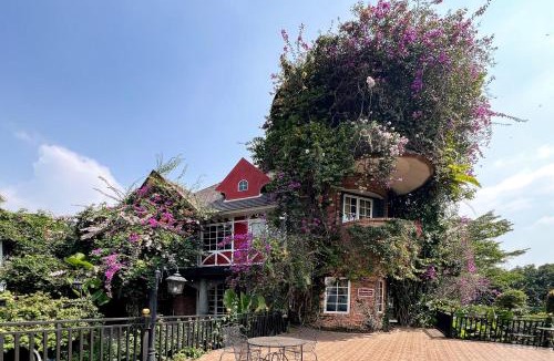 Pancawati Villa | The Lavana Signature Edensor Mansion Sentul
