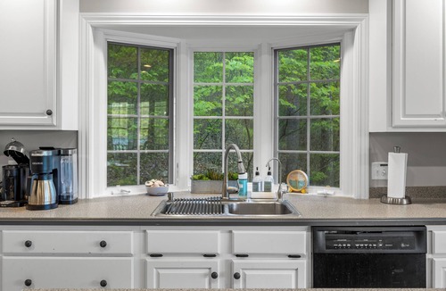 Middlesex House | The Overlook: Unforgettable Sunsets | Hot Tub | Sweeping Lake Views