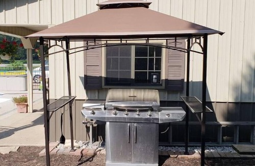 Porter House | The "Pool Barn Camper" w/Hot Tub near Indiana Dunes
