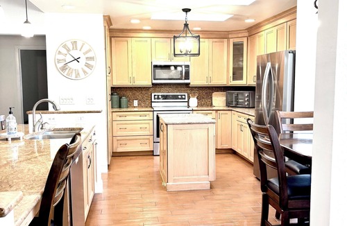 Indian Waters House | THE RIVER COTTAGE! COME RELAX & UNWIND. OPEN FLOOR PLAN, HEATED POOL