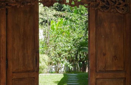 Batu Bolong Villa | The Station House