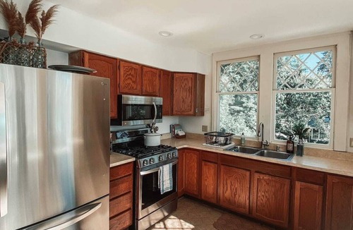 Dale House | The ultimate cottage core experience in a serene lake country setting overlooking Silver Lake - minutes from Letchworth State Park and downtown Perry, NY