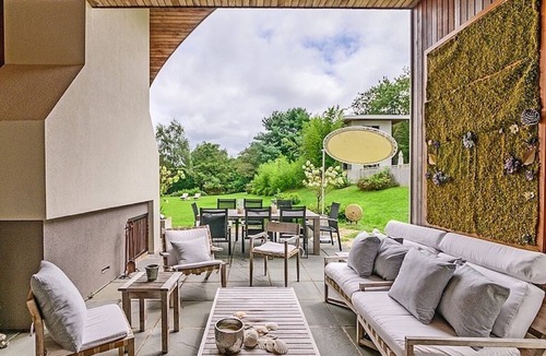 Village of Southampton House | "THE WAVE" is a Modern home that is the ideal retreat for Hamptons living.