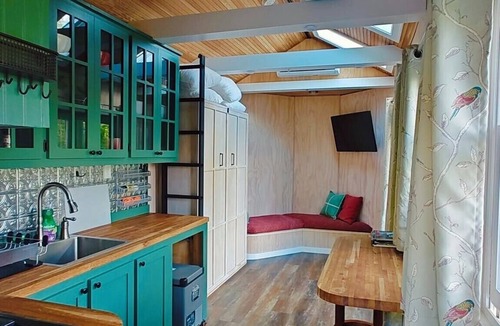 Waterford Cottage | Tiny House Nature Retreat