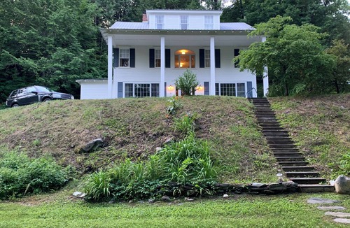 Williamsville House | Tranquil 4-bedroom center hall colonial house on a river in charming Newfane