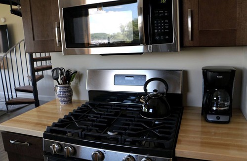 Malletts Bay Cabin | Tranquil Lakeside Getaway with Views of the Green Mountains near Burlington, Vermont
