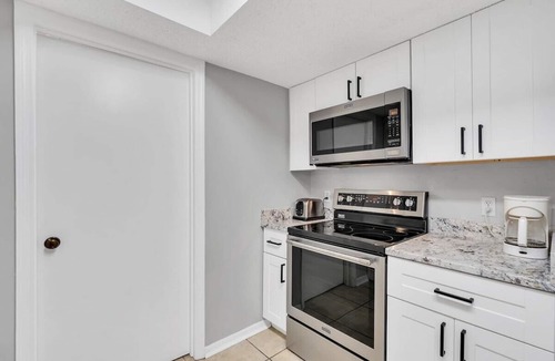 South Bradenton Condo | Tranquil Luxury Condo near Anna Maria Island Beach, 2 heated pools, hot tubs,IMG