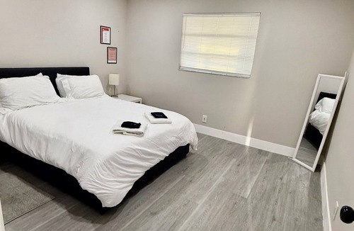 Edgewood Villa | Tranquil villa with AC in charming Fort Lauderdale downtown.