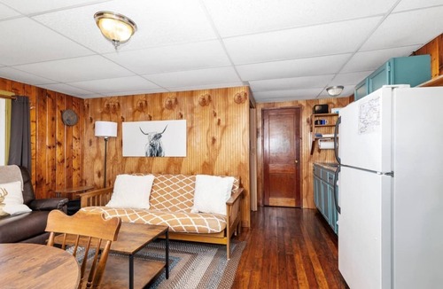 Chippewa Lake Cabin | Unwind by Chippewa Lake w/indoor pickleball court