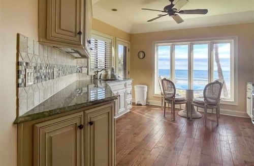 Beach Lagoon Villa | Updated beachside 3-Bdrm Villa w/balcony, just steps to Sea Pines Beach Club