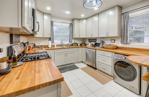 Macon House | Updated + Inviting! North Macon Home Near Dtwn