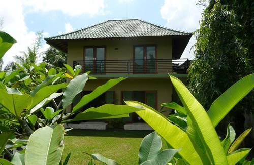 Ubud Apartment | Upstairs 1BR Apartment with Shared Pool