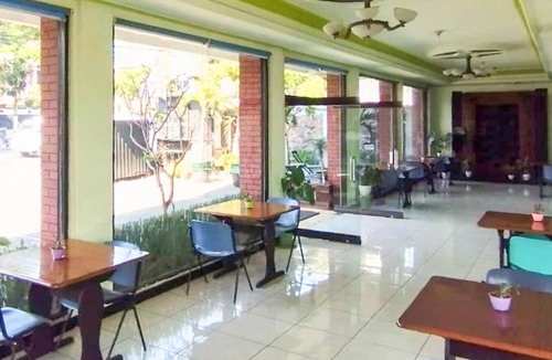 Sidomulyo Hotel | Urbanview Hotel Grand Palem near Alun Alun Batu