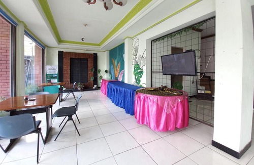 Sidomulyo Hotel | Urbanview Hotel Grand Palem near Alun Alun Batu