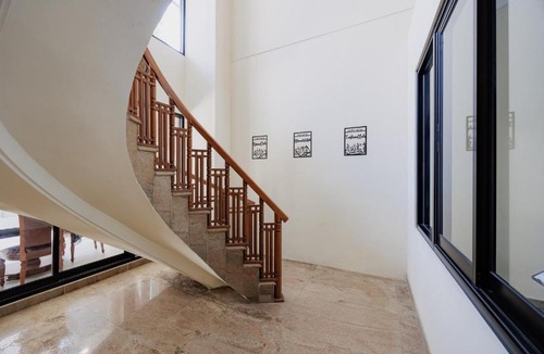 East Jakarta House | Urbanview Hotel Syariah Viero Condet
