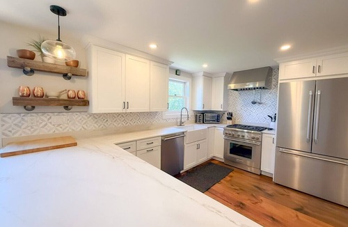 West Dover House | Valley View Villa - Modern Farmhouse W/Hot Tub
