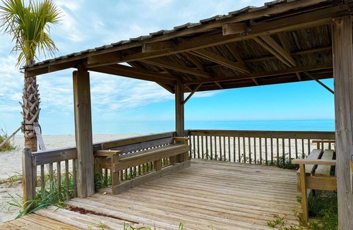 Golden Beach Villa | Venice Villas 1BR – Beach & Pool Escape