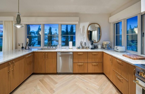 Olde Solana Beach House | Villa Chalarosi | Coastal Escape steps from the Sand!
