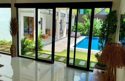 Berawa Villa | Villa France 4 Bedroom Villa 100 Meter from Finns Rec