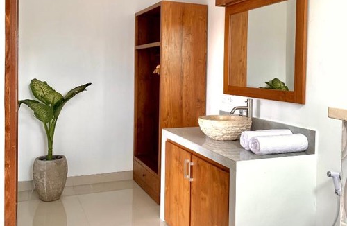Berawa Villa | Villa France 4 Bedroom Villa 100 Meter from Finns Rec