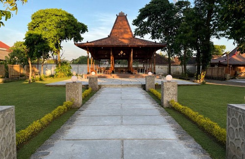 Sleman Villa | Villa Tjebongan