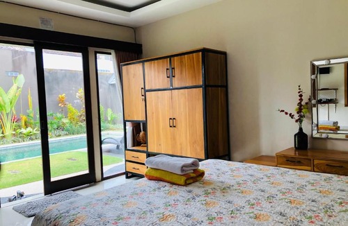 Sunset Road Villa | Villa Lovette