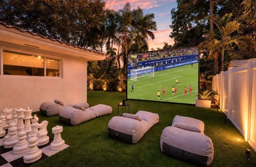 Biscayne Park Villa | Villa Paradiso New Pool Movie Theater Golf Firepit