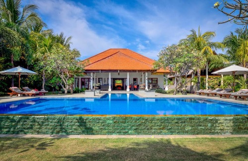 Banjartegehe Villa | Villa Saffraan -Paradise at the Bali sea!-