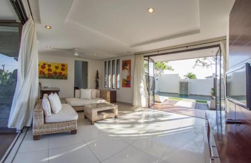 Batu Bolong Villa | Villa Uma Girasole